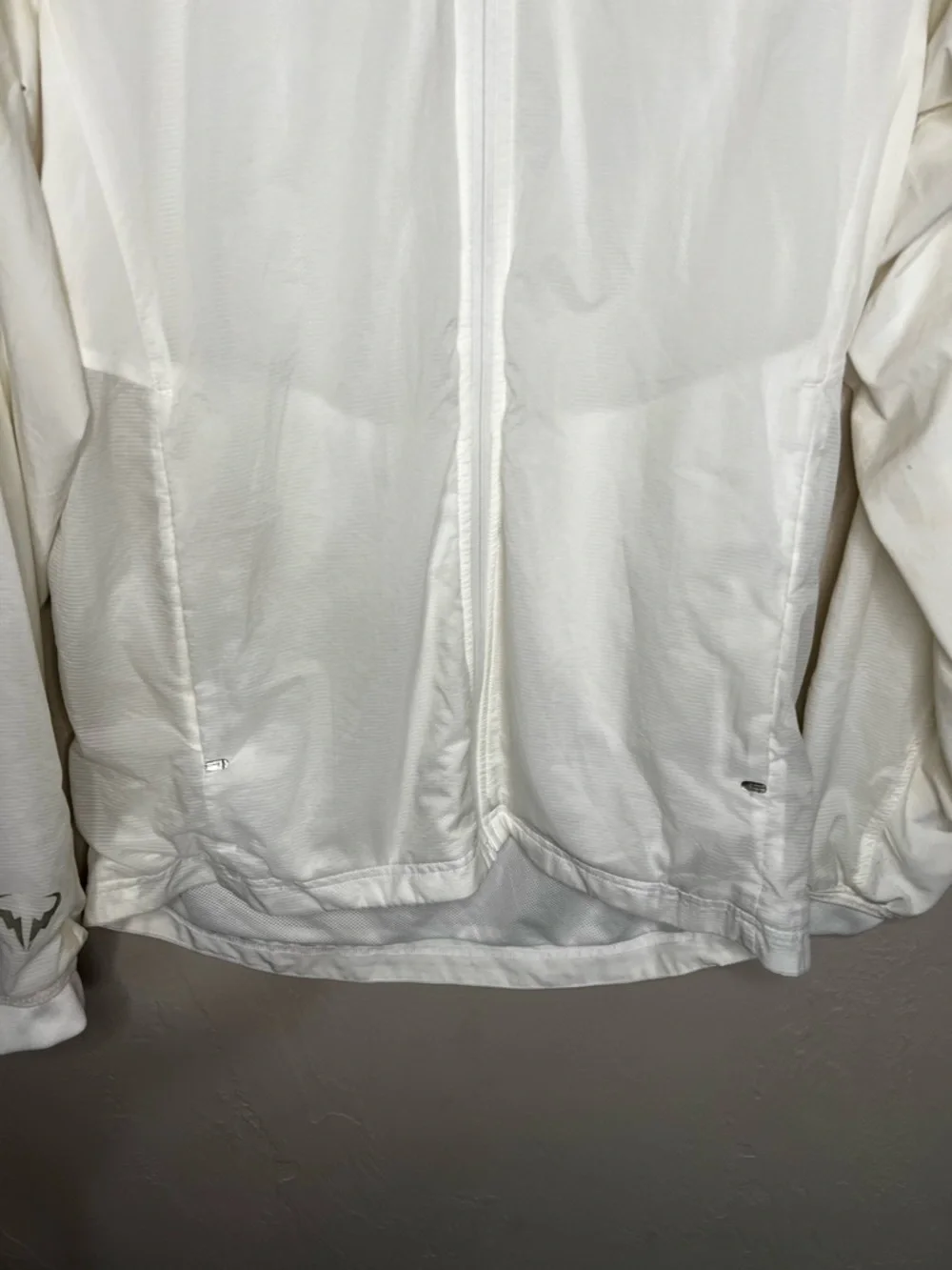 Nike Dri Fit Rafa Nadal Tennis Men’s White Lightweight Full-Zip Jacket‎